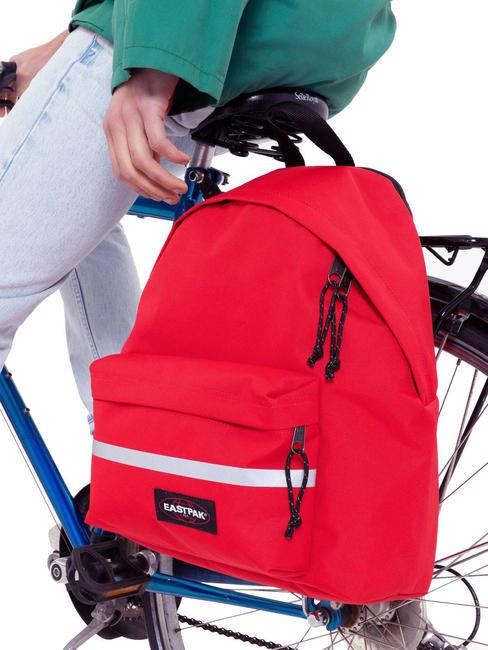 EASTPAK PADDED BIKE Plecak z haczykami na rower Marynarz Czerwony - Plecaki na laptopa do pracy
