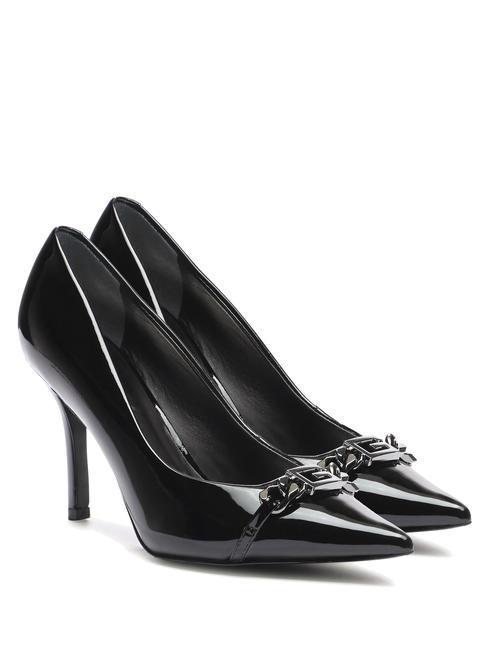 GUESS SCALE Buty z lakierowanej skóry z dekoltem CZARNY - Buty damskie