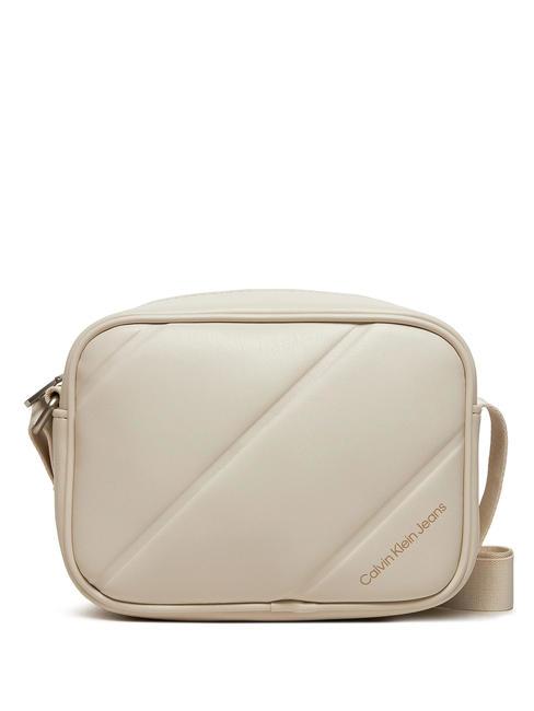 CALVIN KLEIN QUILTED  Miniaturowa torba na aparat na ramię skorupka jajka - Torby damskie