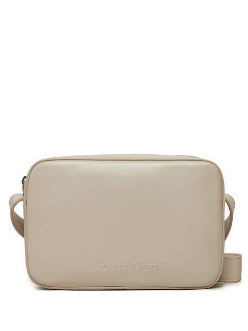 CALVIN KLEIN EMBOSSED CALVIN Miniaturowa torba na aparat na ramię szary poranek - Torby damskie