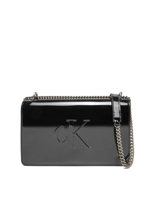 CALVIN KLEIN SCULPTED Torba konwertowalna ze skóry lakierowanej Czarny PVH - Torby damskie