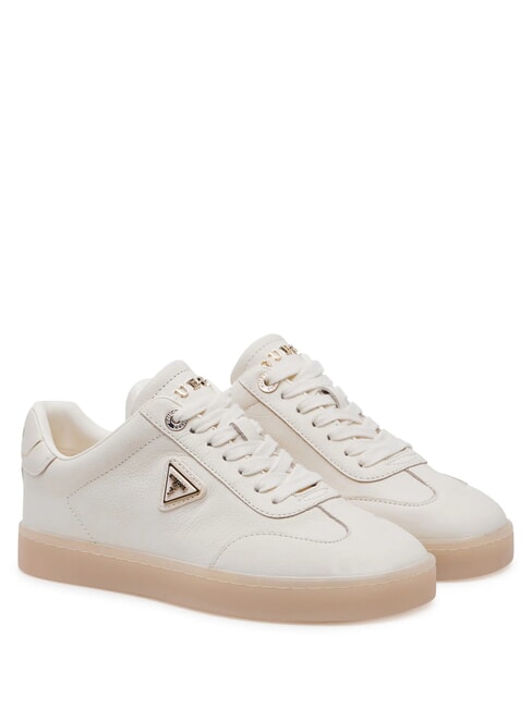 GUESS JAZLIE Skórzane trampki kość słoniowa - Buty damskie