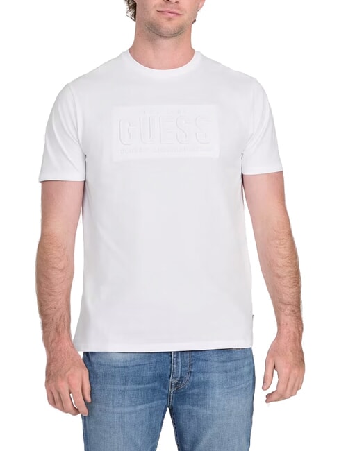 GUESS BSC EMBOSSED LOGO Koszulka z nadrukiem tłoczonym czysto biały - Koszulki męskie
