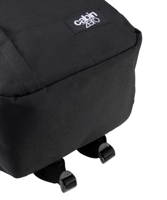 CLASSIC 28L Plecak podr&oacute;żny pod siedzenie ABSOLUTNA CZARNOŚĆ - Plecaki szkolne i rekreacyjne