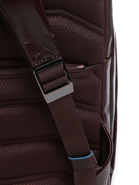 BLUE SQUARE Plecak sk&oacute;rzany, uchwyt na laptopa 14" MAHOŃ - Plecaki na laptopa do pracy