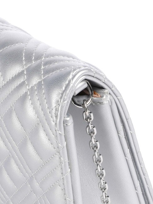 QUILTED Kopert&oacute;wka z łańcuszkowym paskiem na ramię srebrny - Torby damskie
