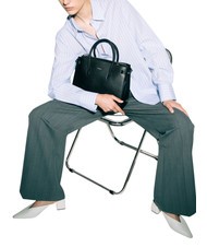 FURLA GARDENIA Torebka sk&oacute;rzana z nadrukiem Andromedy Czarny - Torby damskie - 2