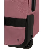 AMERICAN TOURISTER URBAN TRACK Średnia torba na k&oacute;łkach liliowy r&oacute;żowy - W&oacute;zki p&oacute;łsztywne - 8