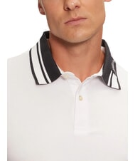 GUESS NOLAN Polo z kr&oacute;tkim rękawem i kołnierzykiem w paski czysto biały - Polo męskie - 3