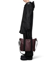RAINS TOTE BAG MINI Torba wodoodporna głębokość - Torby damskie - 3