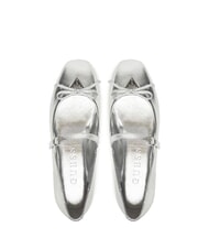 GUESS KAYRA Sk&oacute;rzane baleriny SREBRNY - Buty damskie - 4