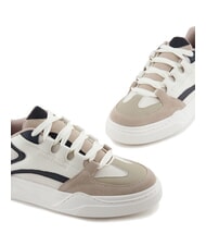 ARMANI EXCHANGE A|X Trampki z detalami ze sk&oacute;ry zamszowej plaza taupe+deep nav - Buty męskie - 4