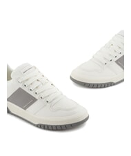 ARMANI EXCHANGE A|X Trampki z kontrastowym paskiem bocznym złamana biel + neutralna szarość - Buty męskie - 4