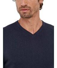 CALVIN KLEIN CK Wełniany sweter z dekoltem w serek, regularny kr&oacute;j nocne niebo - Koszulki męskie - 3