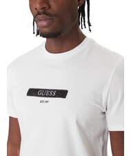 GUESS LOGO BOX Koszulka z kr&oacute;tkim rękawem i dopasowanym krojem czysto biały - Koszulki męskie - 3