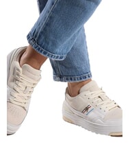 TOMMY HILFIGER SUEDE STRIPES BASKET Trampki ze sk&oacute;ry zamszowej beżowy - Buty damskie - 6