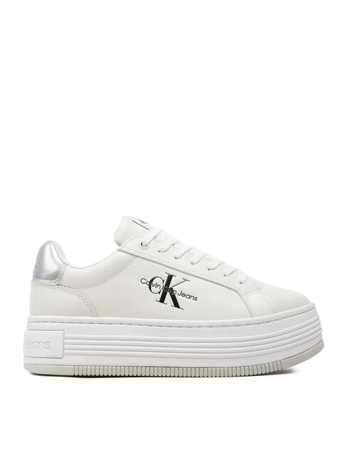 BOLD LOW LACE Sk&oacute;rzane trampki na platformie biały - Buty damskie