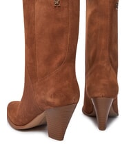 TOMMY HILFIGER MID COWBOY Zamszowe buty teksańskie brązowy - Buty damskie - 5