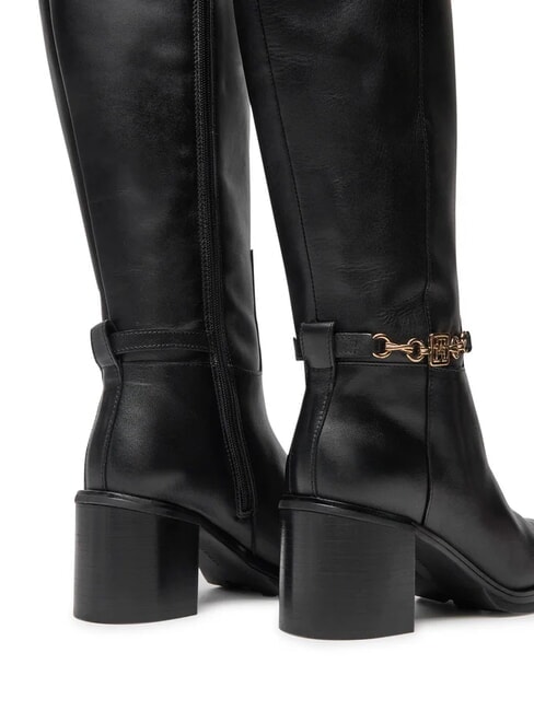 TH CHAIN Wysokie sk&oacute;rzane buty z łańcuchem czarny - Buty damskie