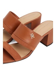 TOMMY HILFIGER TH Sandały sk&oacute;rzane typu mule na szerokim obcasie kora cynamonu - Buty damskie - 4