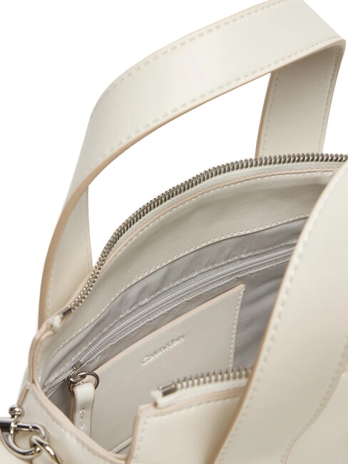 SIGNATURE LOGO STRAP Torebka z paskiem na ramię lilia biała - Torby damskie