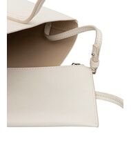 CALVIN KLEIN EMBOSSED LOGO Torba na ramię lilia biała - Torby damskie - 4