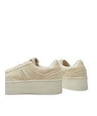 TOMMY HILFIGER GREENWICH Trampki na platformie ze sk&oacute;ry zamszowej papier gazetowy - Buty damskie - 4