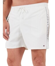 TOMMY HILFIGER TH Bokserki kąpielowe z logo z boku biel optyczna - Stroje kąpielowe męskie - 3