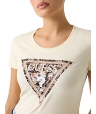 GUESS LEO TRIANGLE Koszulka z kr&oacute;tkim rękawem perłowo-biały - Koszulki i topy damskie - 3