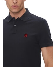 TOMMY HILFIGER TH Koszulka polo z kr&oacute;tkim rękawem i haftowanym monogramem pustynne niebo - Polo męskie - 3