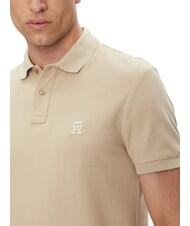 TOMMY HILFIGER TH Koszulka polo z kr&oacute;tkim rękawem i haftowanym monogramem sandałowy - Polo męskie - 3