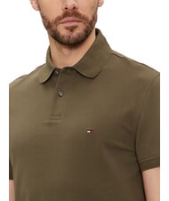 TOMMY HILFIGER TH Koszulka polo z kr&oacute;tkim rękawem o regularnym kroju zieleń wojskowa - Polo męskie - 3