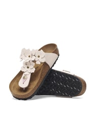BIRKENSTOCK GIZEH Sk&oacute;rzane klapki z kwiatami jasnor&oacute;żowy - Buty uniseks - 7