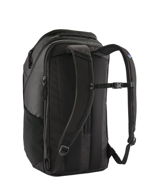 BLACK HOLE 32L Plecak na laptopa 15" czarny z czarnym - Plecaki szkolne i rekreacyjne