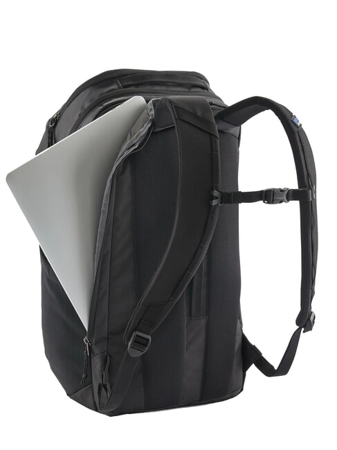 BLACK HOLE 32L Plecak na laptopa 15" czarny z czarnym - Plecaki szkolne i rekreacyjne
