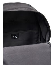 CALVIN KLEIN BOLD LOGO NYLON Miękki plecak na czarno - Plecaki szkolne i rekreacyjne - 3