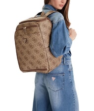 GUESS BERTA Plecak wielokieszeniowy, pod siedzenie 45 cm logo mleka/brązowy - Torby damskie - 2