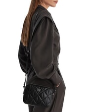 CALVIN KLEIN QUILTED EMBLEM Mała torba na ramię na czarno - Torby damskie - 2