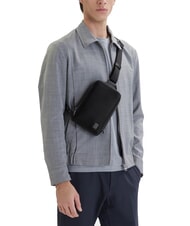 CALVIN KLEIN HARDWARE EMBLEM Torba na ramię na czarno - Torby na ramię męskie - 4