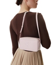 CALVIN KLEIN BOLD MONOGRAM Mała torba na ramię kołyska r&oacute;żowa - Torby damskie - 2