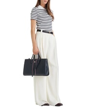 TOMMY HILFIGER TH DAILY Torebka z paskiem na ramię kosmiczny niebieski - Torby damskie - 2