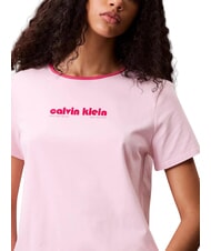 CALVIN KLEIN SS RETRO LOGO GRAPHI Koszulka z kr&oacute;tkim rękawem r&oacute;żowy - Koszulki i topy damskie - 5