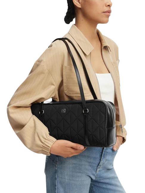 QUILTED NYLON Torba na ramię na czarno - Torby damskie
