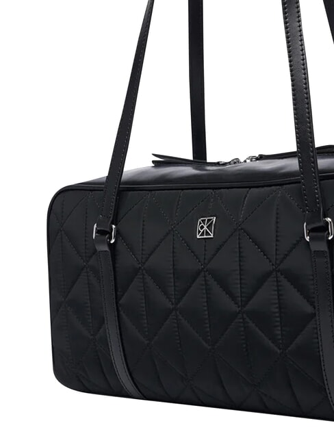 QUILTED NYLON Torba na ramię na czarno - Torby damskie