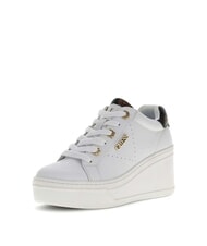 GUESS ROAZY Trampki na koturnie 7,5 cm biały - Buty damskie - 2